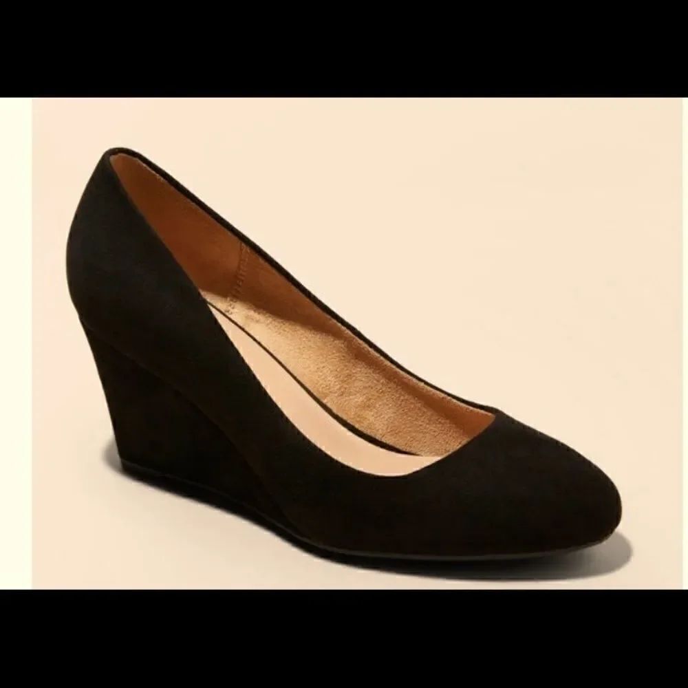 🛍 A New Day Women’s Dot Round Toe Wedge Pump